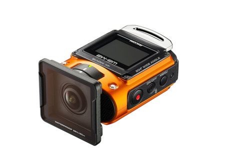 Ricoh anuncia una cámara de acción con grabación en 4K, la Ricoh WG-M2 y una edición limitada de la Pentax K-3 II, Silver Edition