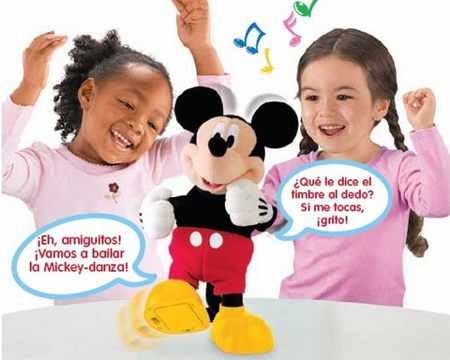 Baila la Mickey-danza con el muñeco de Mickey Mouse