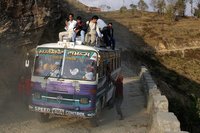 Nepal: viajar en el techo de un autobús