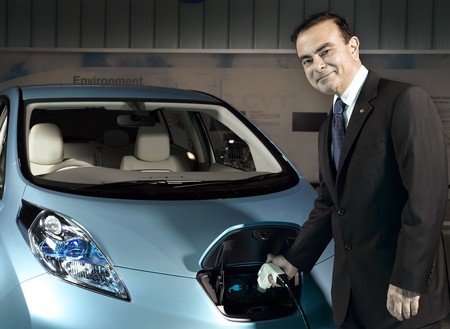 Carlos Ghosn Nissan Leaf