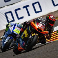 Sam Lowes evita la primera pole position de Albert Arenas en Moto2 y Augusto Fernández se postula para ganar