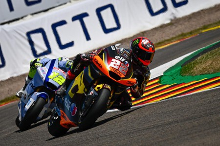 Sam Lowes evita la primera pole position de Albert Arenas en Moto2 y Augusto Fernández se postula para ganar