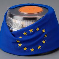 Temíamos que Europa prohibiera las balizas V16. Todo lo contrario: se ha deshecho en alabanzas para España 