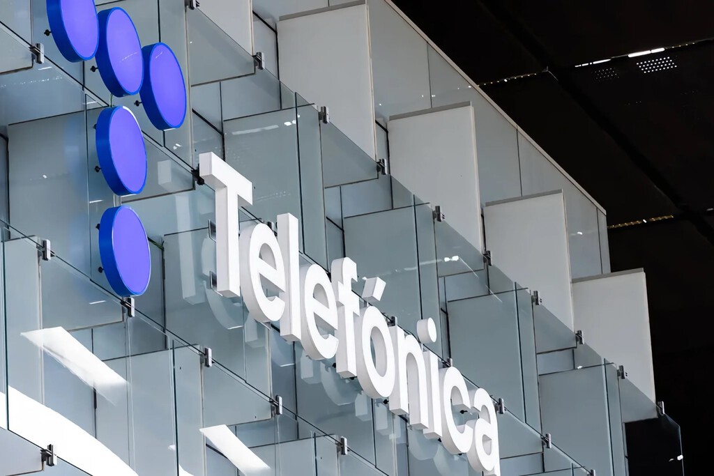 El día en que Telefónica asumió su propia paradoja: invertir como nunca, recortar como siempre 