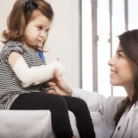 Cuándo acudir a urgencias o llamar al 112 con bebés y niños: en qué casos no debemos esperar