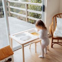 Mesa sensorial Montessori, una actividad para hacer con los niños y estimular sus sentidos
