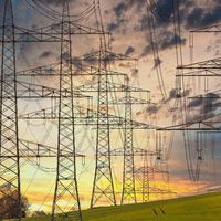 Qué puede hacer el gobierno de España para que el precio del gas desbocado no siga destrozando la factura de la luz