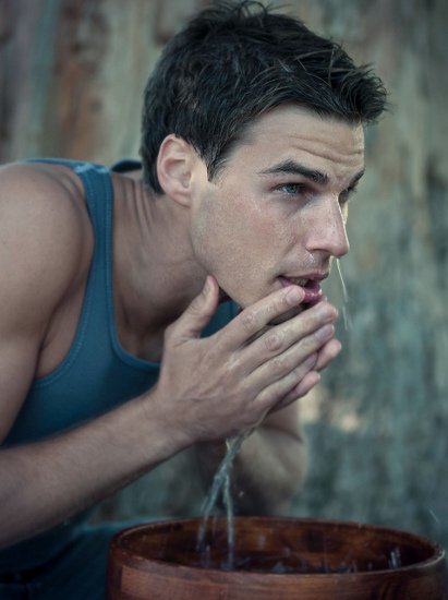 Cuidados cosméticos básicos para hombres (VI): el afeitado