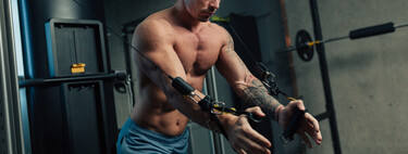 Así tienes que hacer el ejercicio de cruce de poleas según la parte del pectoral quieras agrandar