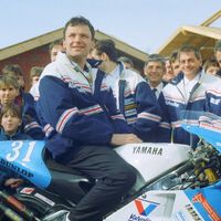 35 años, una moto alquilada y sin frenos: la misión suicida de Neukirchner debutando en MotoGP como el último piloto de la RDA alemana 