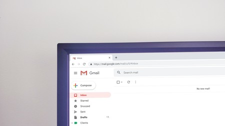 Esta extensión te permite automatizar el reenvío de correos de Gmail a otro email diferente