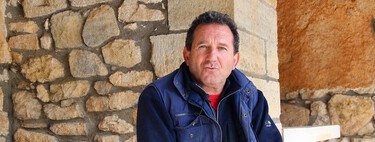 Juan Ramón Cardo, el alcalde de un pueblo de Teruel que solo tiene 18 habitantes: "Para captar jóvenes hemos creado apartamentos turísticos para dar apoyo"
