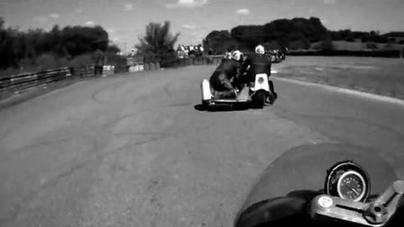 Lo que se ve desde un sidecar en carrera