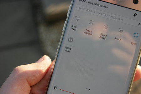 Con Android 7 Nougat, Samsung permitirá que configuremos funciones de aplicaciones en la cortina de ajustes rápidos