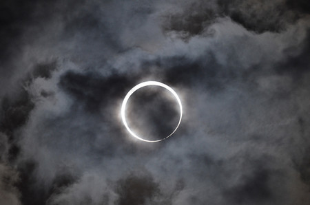 Cómo fotografiar un eclipse solar: consejos, trucos y material necesario