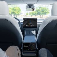 El robotaxi de Tesla lleva menos de 72 horas en la calle. Ya está siendo investigado por problemas de seguridad  