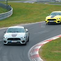 ¡Pillado! El Ford Mustang Mach 1 ya está en Europa, y así ruge en Nürburgring ultimando su desarrollo