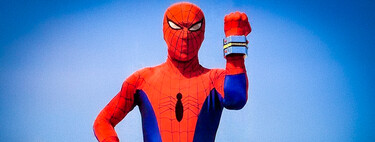 Hay una serie japonesa que convierte a Spider-Man en un Power Ranger. Parece ridículo, pero es increíble