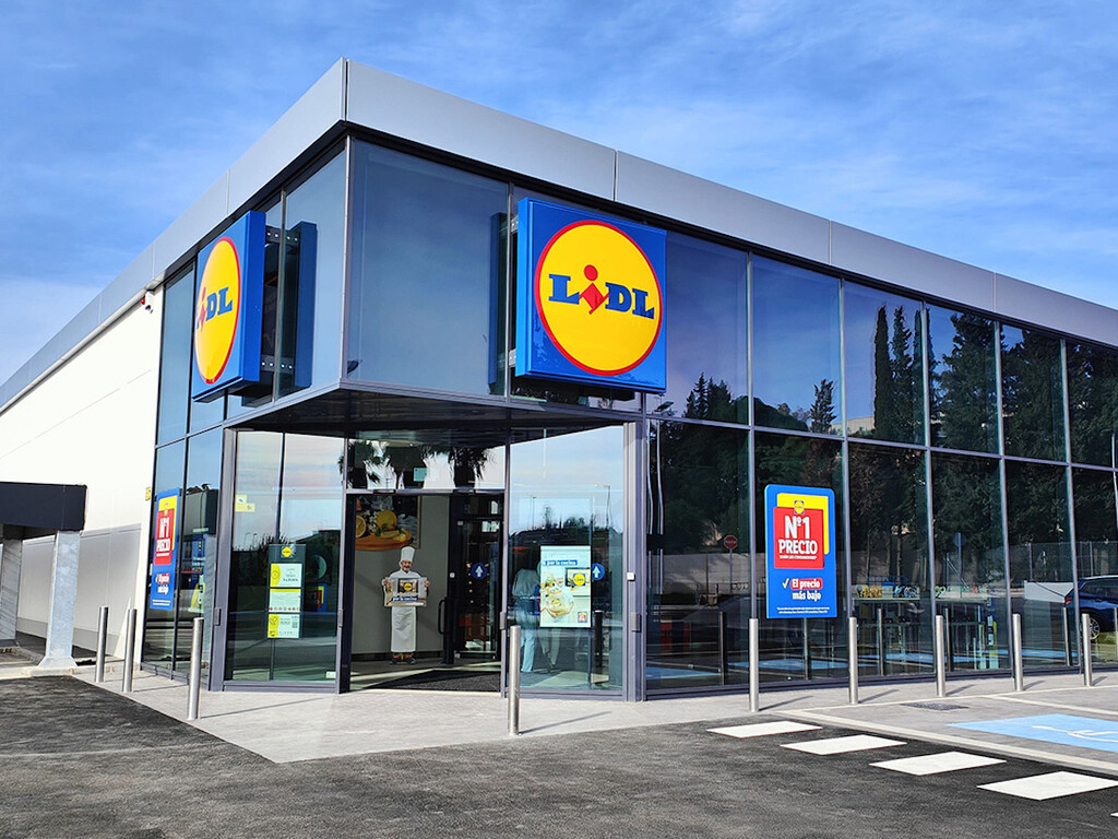 Hoy en Lidl esta máquina para hacer hielo que te evitará estar comprando bolsas en los supermercados o las gasolineras este verano