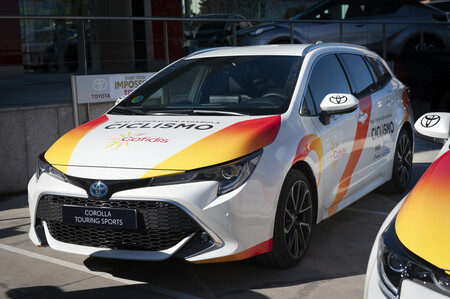 Toyotaespantildeapatrociadorrealfederacioacutenespantildeoladeciclismorfec 8