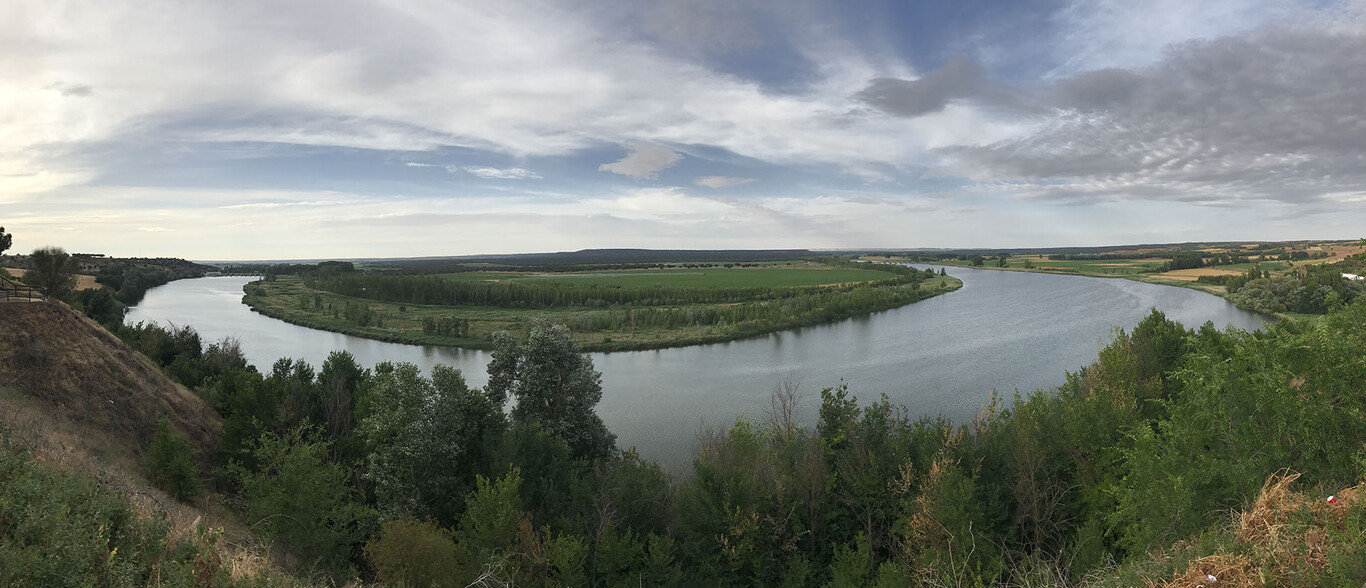 Este Pueblo De Valladolid A Orillas Del Duero Es Famoso Por Su Parque este-pueblo-de-valladolid-a-orillas-del-duero-es-famoso-por-su-parque