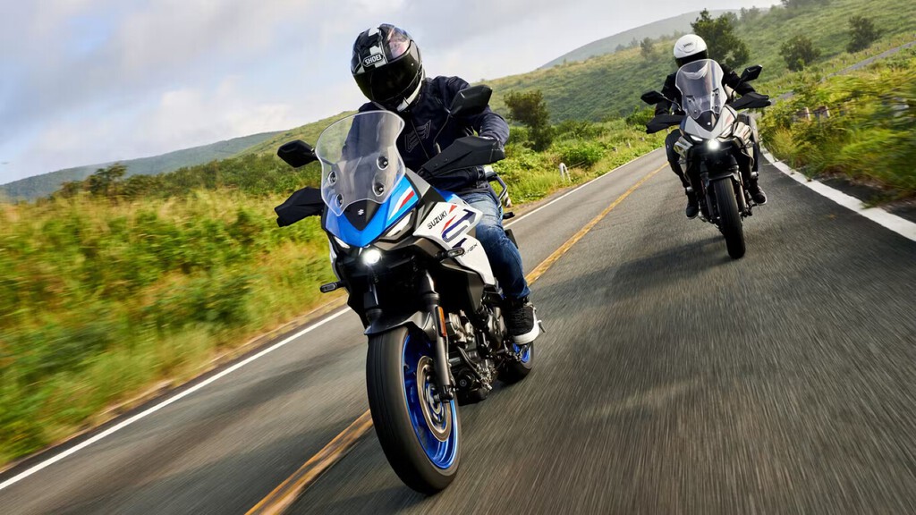 Las motos trail están consiguiendo lo que la DGT no ha podido: con menos deportivas en carretera, también hay menos accidentes mortales 