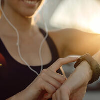 Tu smartwatch te está mintiendo sobre las calorías que quemas. Y cuanta más grasa corporal tienes, más te miente  