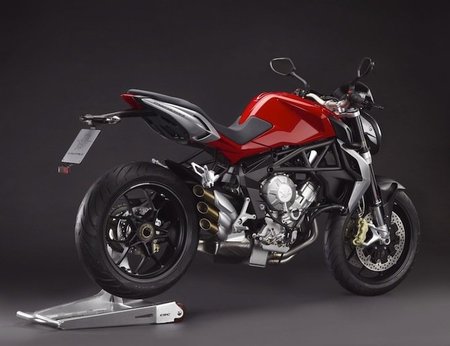 Brutale675_lateral_rojo_650