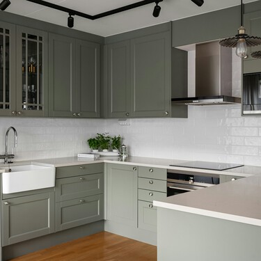 Sin obras y sin complicaciones: así es el cajón extensible que aumenta y optimiza el espacio en la despensa