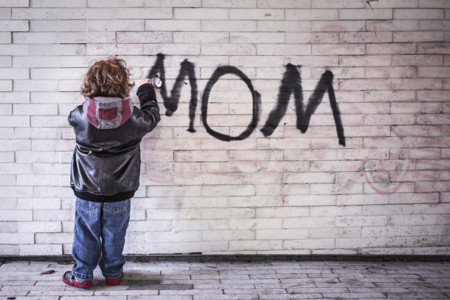 Cuando la travesura que acaba de hacer tu hijo te hace llorar... ¡de risa!