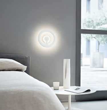 Orotund, de Marc Newson, una lámpara con buen aura