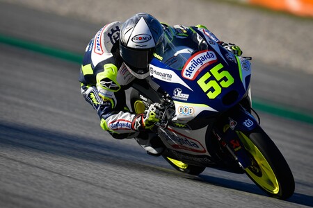 Romano Fenati arrasa en Silverstone, Pedro Acosta empieza noveno y Sergio García pasaría por la Q1