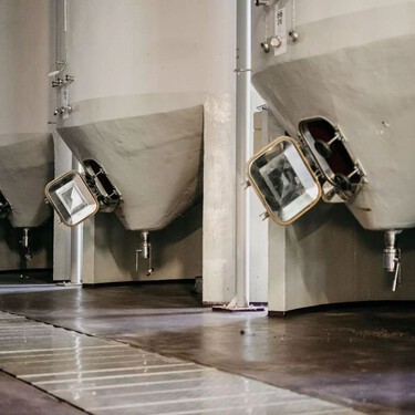 Menos madera, más hormigón: la Rioja se rinde al cemento para hacer vinos menos viejunos