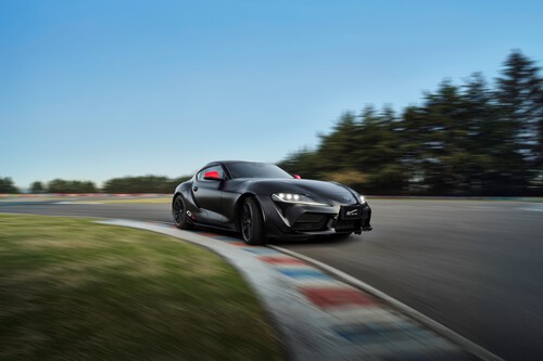 Vale más de 1.6 millones de pesos, tiene 382 HP y caja manual: el capricho japonés que Toyota reserva para México