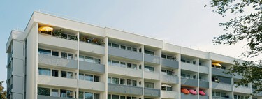 Esto es lo que tienes que hacer si un vecino cierra la terraza de su vivienda, según la Ley de Propiedad Horizontal 