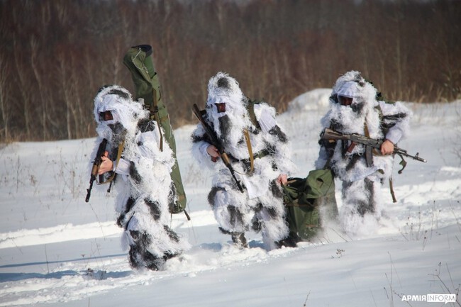 Ukrainian Anti Tank Team On The Move 2