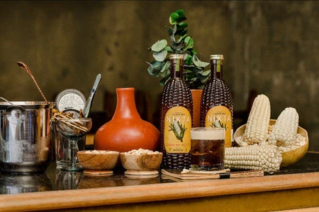 Tres 'drinks' nada convencionales con licor de elote que tienes que probar este verano