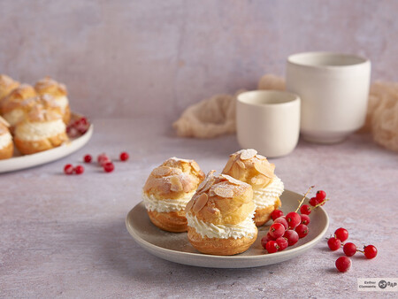 Bocaditos de nata o 'choux à la Chantilly': un clásico adictivo de la repostería francesa