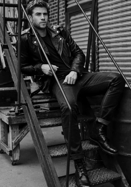 Liam Hemsworth prestará su cuerpo serrano para la fragancia Only The Brave