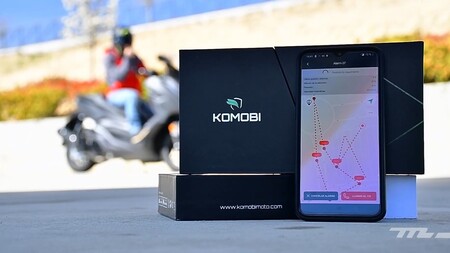 Probamos el Komobi: un localizador GPS preciso y práctico para tener nuestra moto bien controlada, desde 127 euros