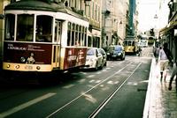 Tres tarjetas para ahorrar en tu viaje a Lisboa: transporte, entradas, restaurantes y compras.
