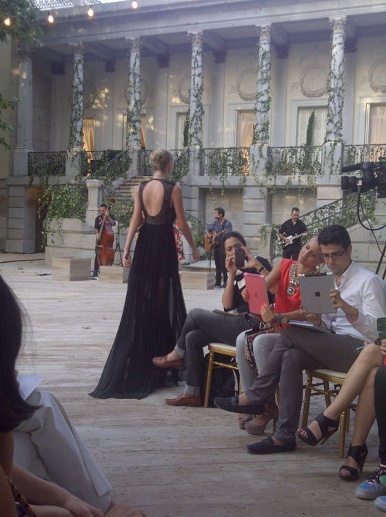 Foto de DELPOZO y debut de Josep Font: la fidelidad de la Alta Costura (6/19)