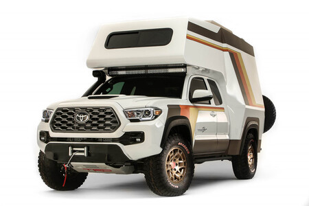 El Toyota Tacoma 'Tacozilla' es una pick-up camper todoterreno de estilo retro con baño, ducha y cocina