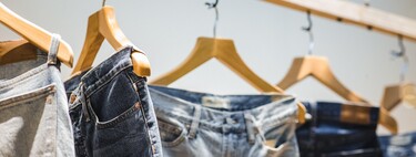 Springfield tiene un 30% de descuento en todos sus pantalones y estos son nuestros jeans favoritos Springfield tiene un 30% de descuento en todos sus pantalones y estos son nuestros jeans favoritos