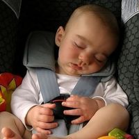 Asfixia postural: por qué los bebés no deberían estar más de una hora y media en la silla del coche