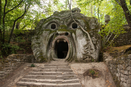 El Parque de los monstruos de Bomarzo en el arte. Vídeos