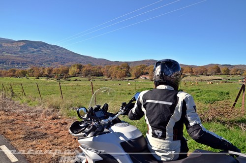 Una escapada larga para poner nota al traje Rev'It Sand 2