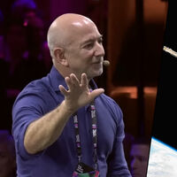 Los centros de datos para IA son un agujero energético. La solución de Jeff Bezos: construirlos en el espacio 