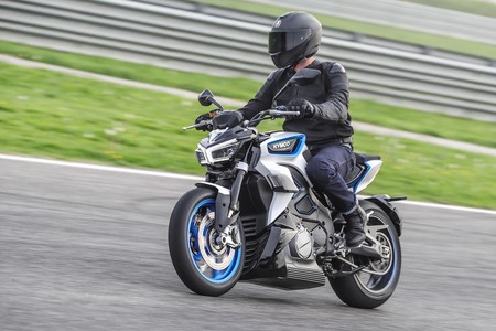 La Kymco RevoNEX se meterá de lleno en las motos eléctricas: 205 km/h de punta, seis marchas y ruido artificial