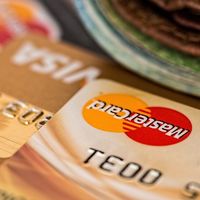 Tarjetas "revolving": así se comen el dinero de sus dueños